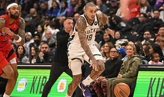 开云体育平台-又要被卖？“湖人废太子”1态度9年不改 31岁已混吃等死|雄鹿|库兹马|奇才|扬尼斯-阿德托昆博|密尔沃基雄鹿队_新浪体育_新浪新闻