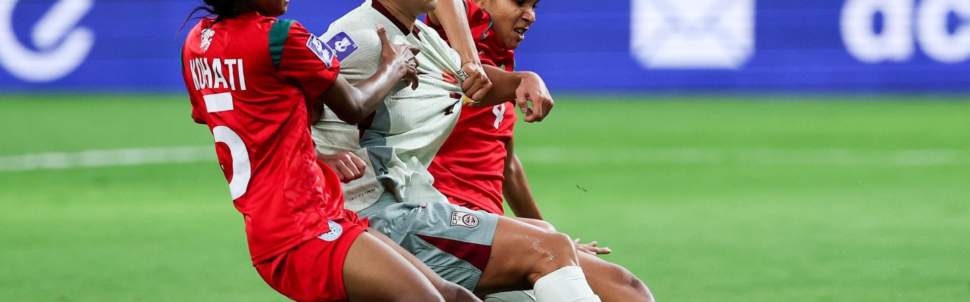 开云体育平台-黄健翔：女足前20分钟踢得有些凌乱，但拿下比赛不成问题