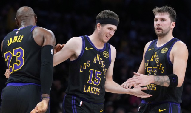 开云体育-10胜2负！里夫斯要签2.4亿美金顶薪，老詹该和湖人说再见了