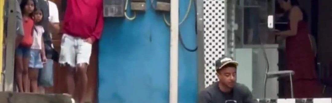 KAIYUN-巴媒：林加德在巴西贫民窟拍摄视频，融入当地文化