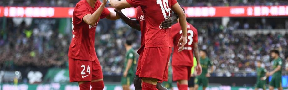 中超-王钰栋失单刀杜月徵制胜球 铜梁龙1-0十人浙江