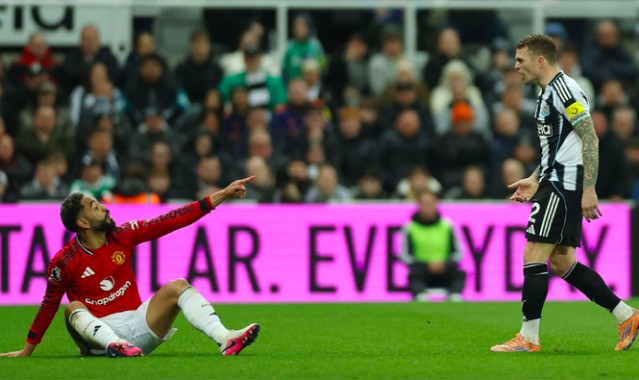 开云体育平台-2-1！7.2亿豪门11打10 却惨遭绝杀 11轮不败终结 创95年耻辱纪录|纽卡斯尔|曼联|埃迪·豪|巴塞罗那|切尔西_新浪体育_新浪新闻